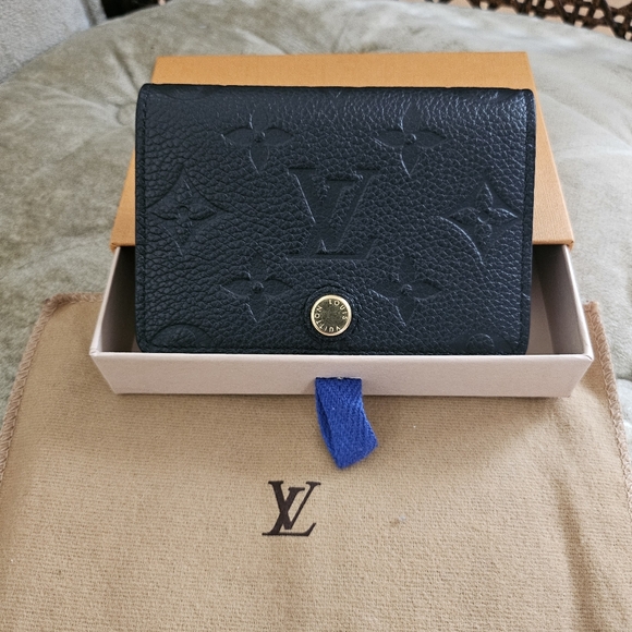 Louis Vuitton Handbags - Authentic Louis Vuitton in black Empriente card case